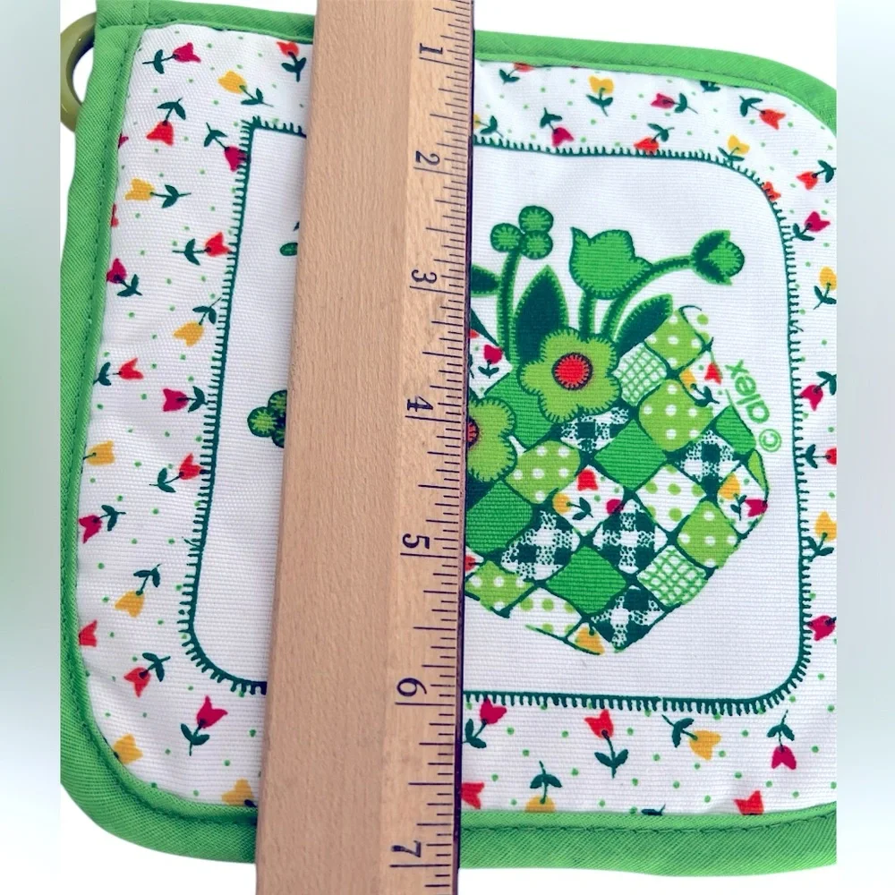 Vintage Pot Holders with Matching Rings & True 70s Color Palette of Greens&Golds